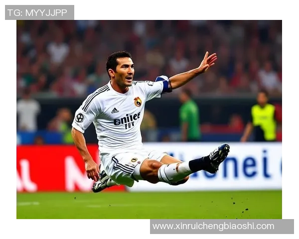 足球明星扑克朝胡的传奇故事与竞技精神的完美结合 足球明星扑克朝胡的传奇故事与竞技精神的完美结合