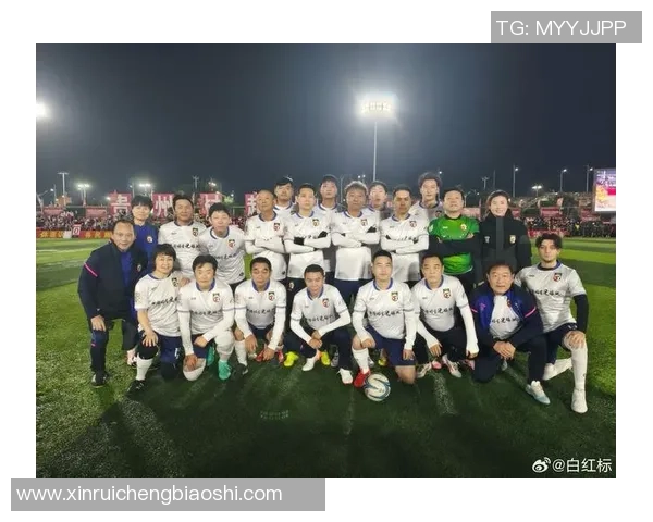 追溯足球历史的辉煌岁月最早期明星球员的传奇故事与影响 追溯足球历史的辉煌岁月最早期明星球员的传奇故事与影响